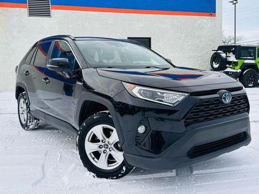 2020 Toyota RAV4 XLE