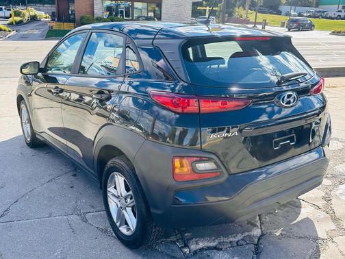 2021 Hyundai KONA SE