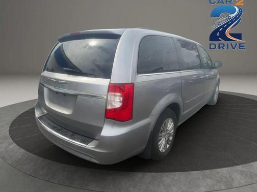 2016 Chrysler Town & Country Touring-L