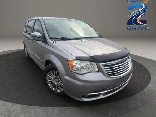 2016 Chrysler Town & Country Touring-L