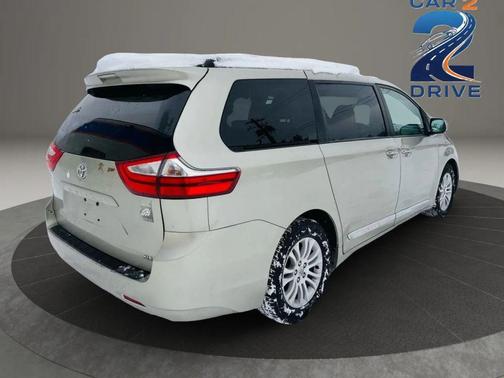 2015 Toyota Sienna XLE