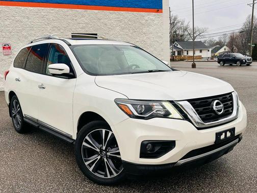 2017 Nissan Pathfinder Platinum