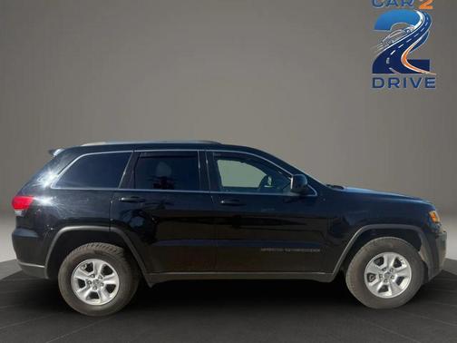 Diamond Black Crystal Pearlcoat 2017 Jeep Grand Cherokee Laredo