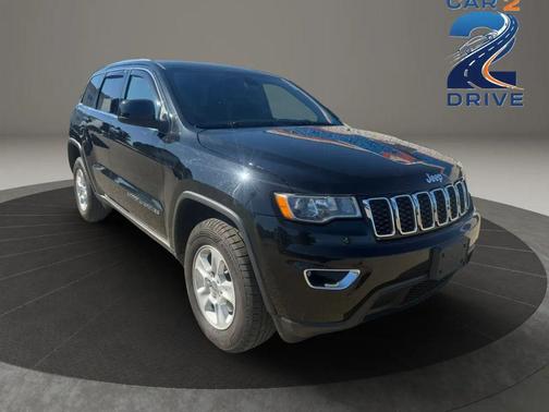 Diamond Black Crystal Pearlcoat 2017 Jeep Grand Cherokee Laredo