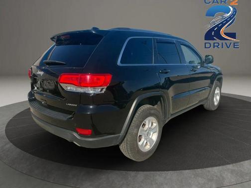 Diamond Black Crystal Pearlcoat 2017 Jeep Grand Cherokee Laredo