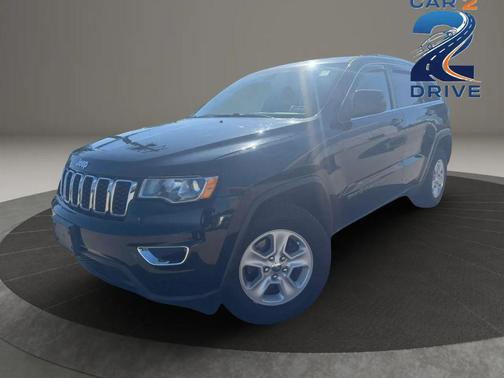 Diamond Black Crystal Pearlcoat 2017 Jeep Grand Cherokee Laredo