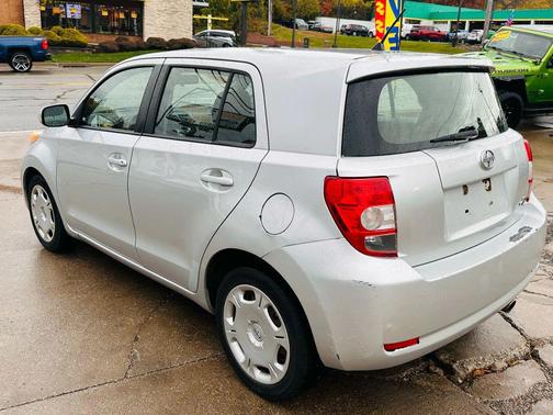 2010 Scion xD Hatchback 4D