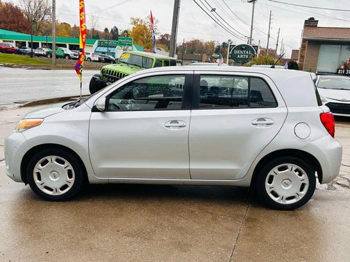 2010 Scion xD Hatchback 4D