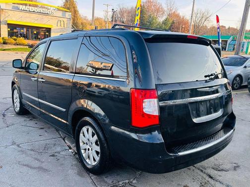 2012 Chrysler Town & Country Touring-L