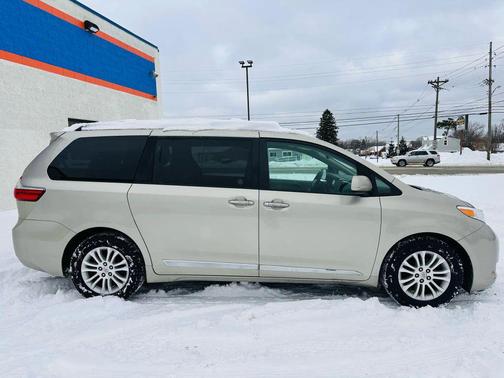 2015 Toyota Sienna XLE
