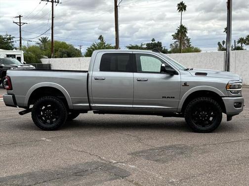 2022 RAM 2500 Laramie Crew Cab 4x4 6'4' Box