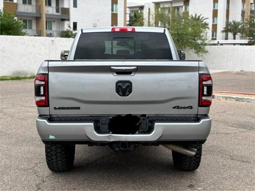 2022 RAM 2500 Laramie Crew Cab 4x4 6'4' Box