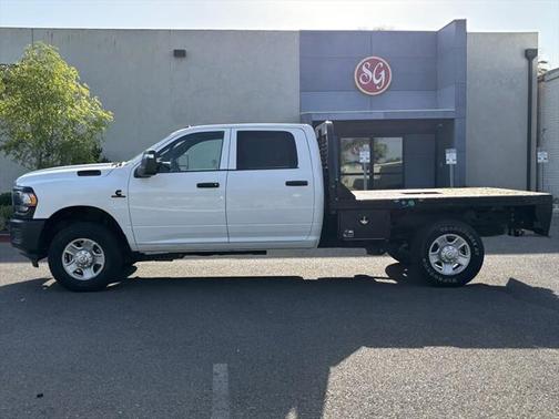2023 RAM 2500 Tradesman Crew Cab 4x4 8' Box