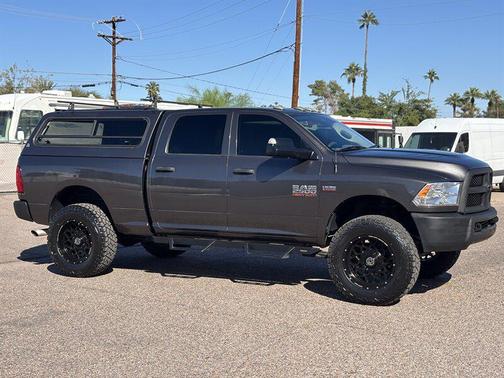 2017 RAM 2500 Tradesman Crew Cab 4x4 6'4' Box