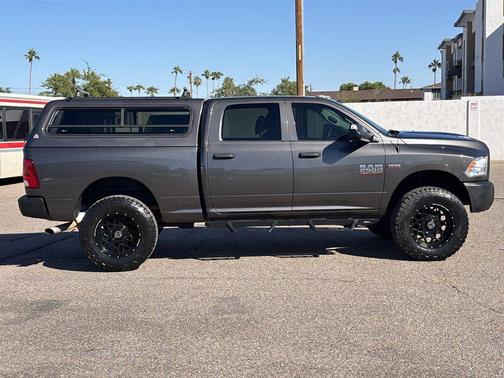 2017 RAM 2500 Tradesman Crew Cab 4x4 6'4' Box