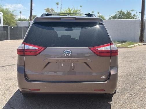 2019 Toyota Sienna LE