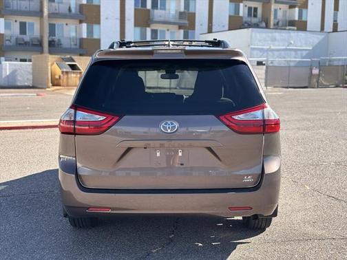 2019 Toyota Sienna LE
