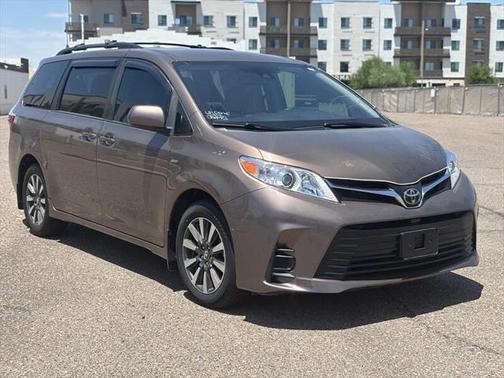 2019 Toyota Sienna LE