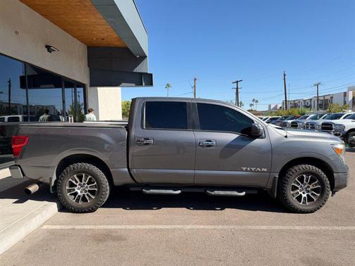 2021 Nissan Titan SV