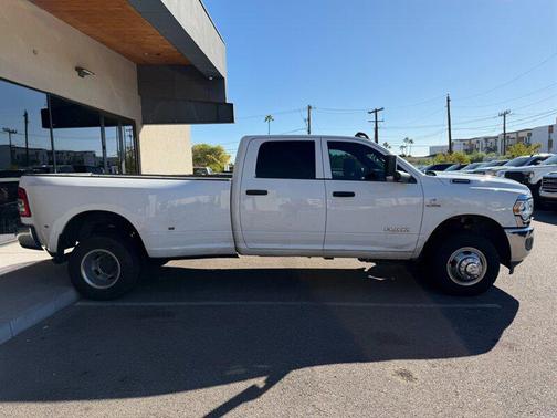 2021 RAM 3500 Tradesman Crew Cab 4x4 8' Box
