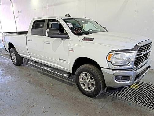 2020 RAM 3500 Big Horn Crew Cab 4x4 8' Box