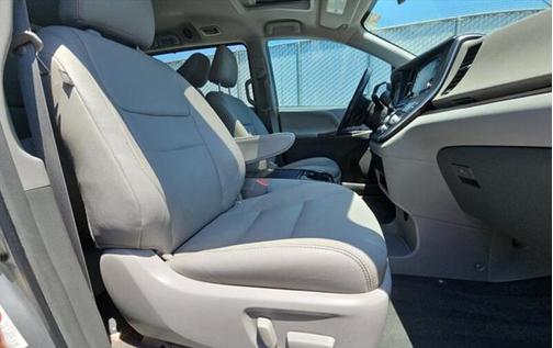 2018 Toyota Sienna XLE
