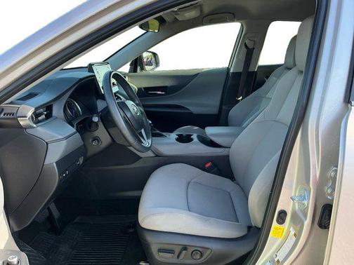 2022 Toyota Venza LE