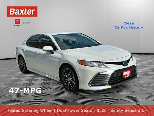 2022 Toyota Camry Hybrid XLE