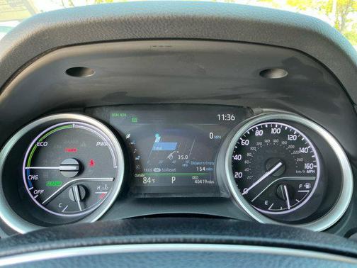 2022 Toyota Camry Hybrid XLE
