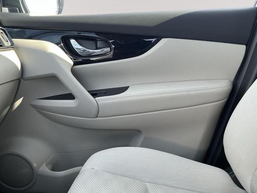 2018 Nissan Rogue Sport SV