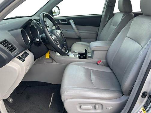 2013 Toyota Highlander Base Plus