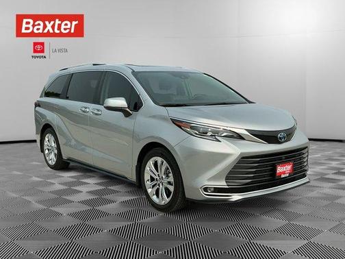 2024 Toyota Sienna Platinum 7 Passenger