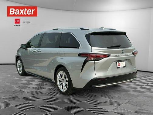 2024 Toyota Sienna Platinum 7 Passenger