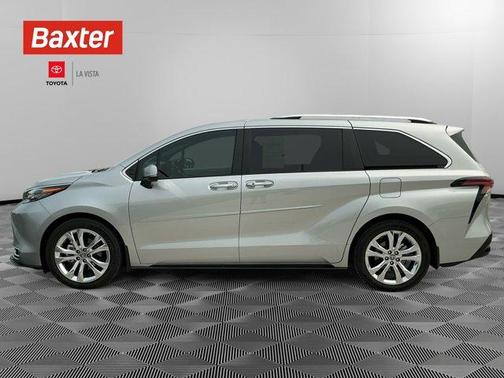 2024 Toyota Sienna Platinum 7 Passenger
