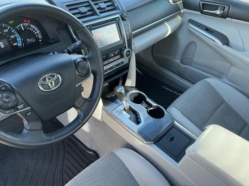 2012 Toyota Camry Hybrid XLE