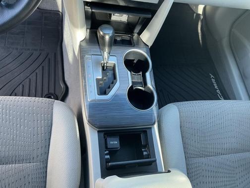 2012 Toyota Camry Hybrid XLE