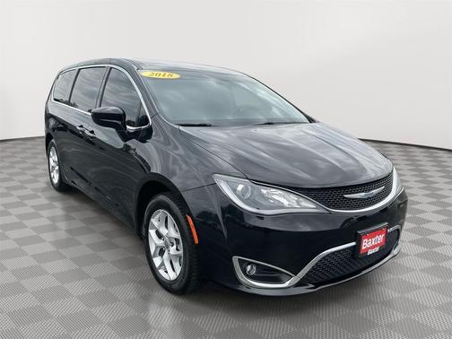 Brilliant Black Crystal Pearlcoat 2018 Chrysler Pacifica Touring Plus