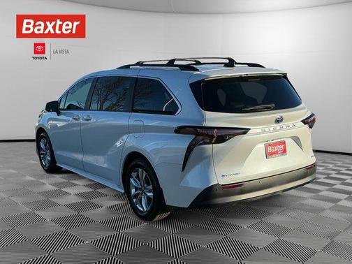 2025 Toyota Sienna XLE