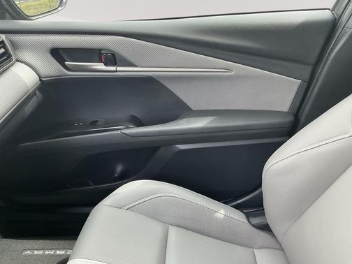 Underground 2025 Toyota Camry SE