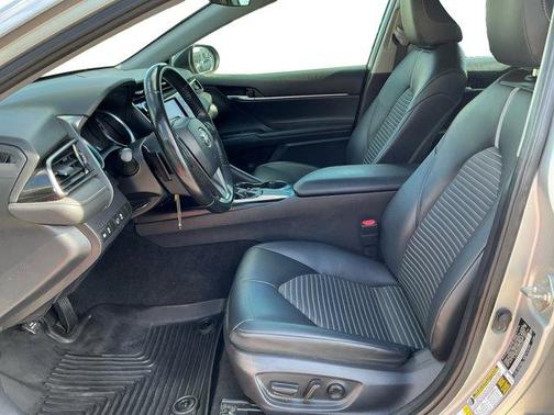 2019 Toyota Camry SE