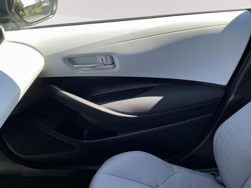 Wind Chill Pearl 2026 Toyota Corolla SE