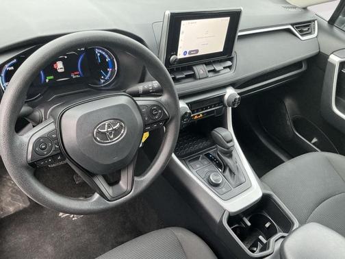 2025 Toyota RAV4 Hybrid SE