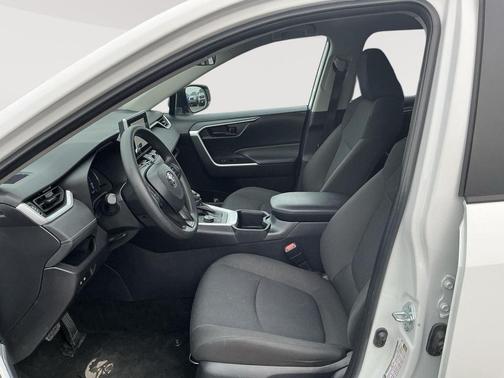 2025 Toyota RAV4 Hybrid SE