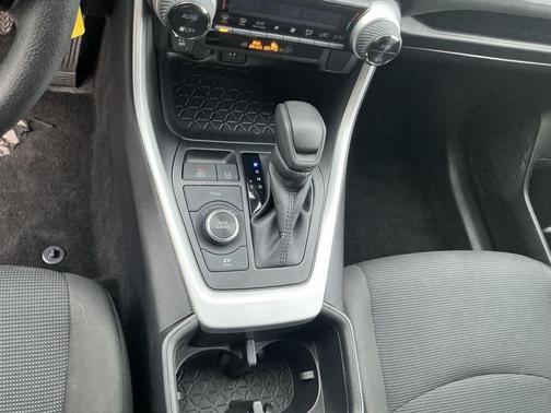 2025 Toyota RAV4 Hybrid SE