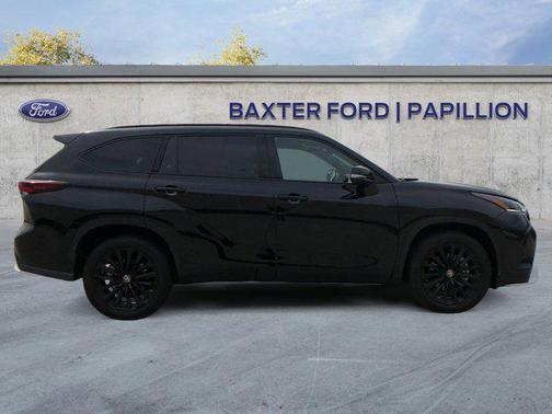 Midnight Black Metallic 2024 Toyota Highlander XSE