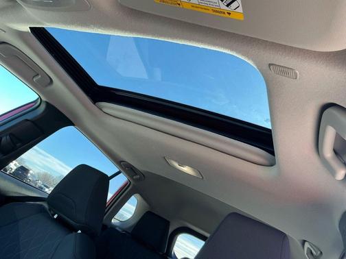 2025 Toyota Corolla Cross LE