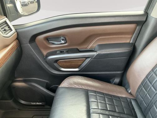 2017 Nissan Titan Platinum Reserve
