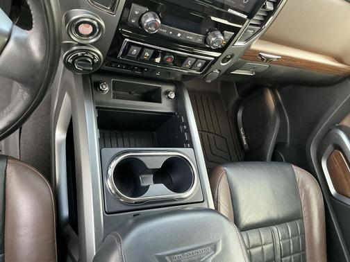 2017 Nissan Titan Platinum Reserve