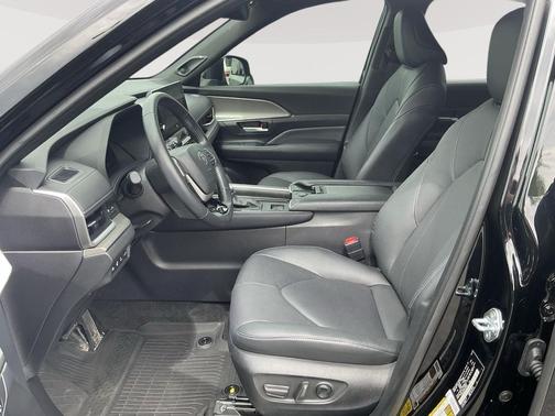 Midnight Black Metallic 2026 Toyota Highlander Hybrid Base