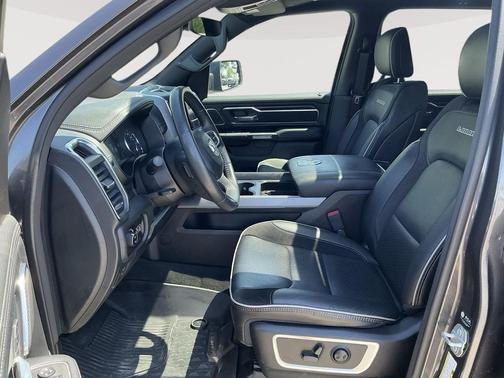 Granite Crystal Metallic Clearcoat 2024 RAM 1500 Laramie